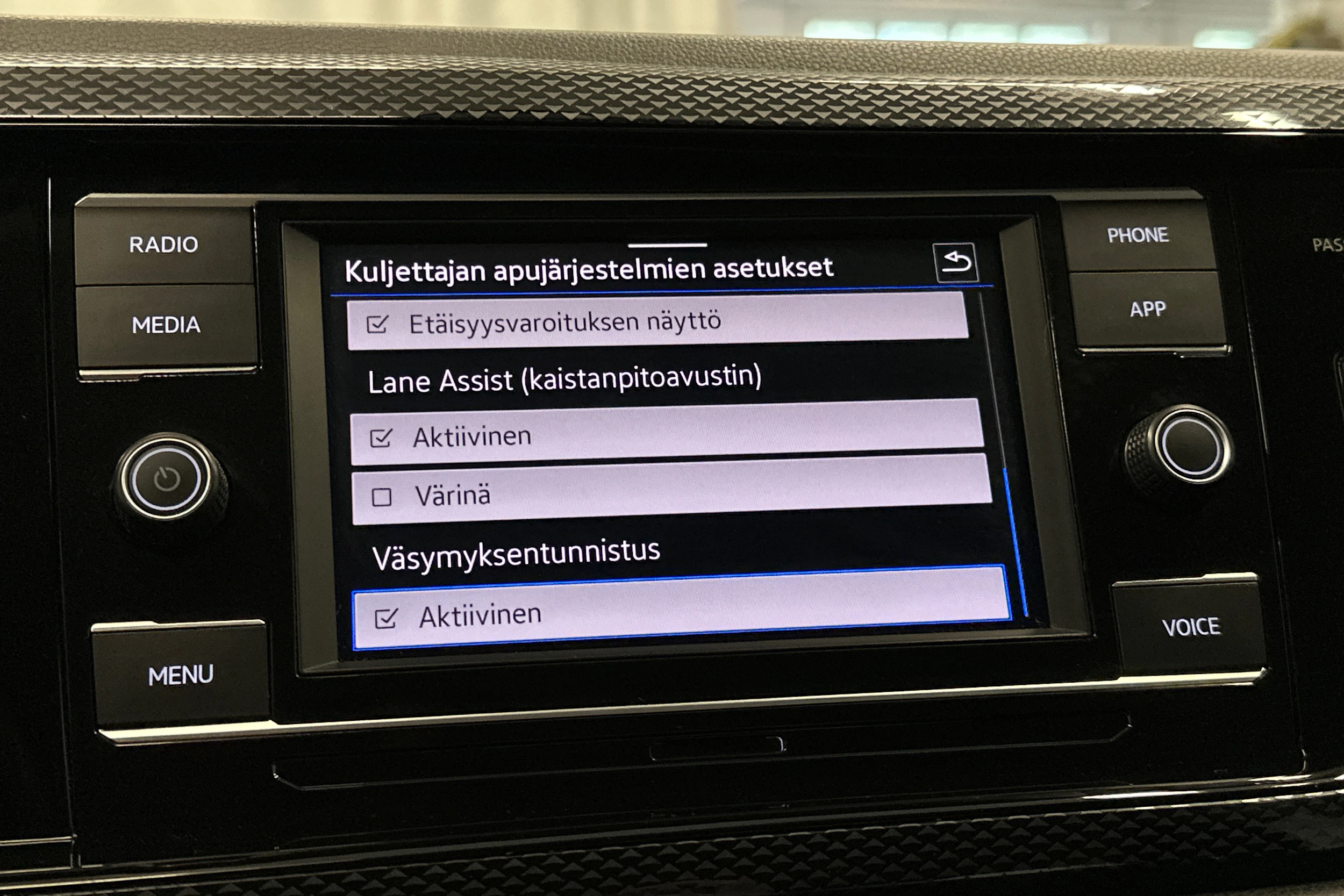 harmaa Volkswagen Taigo 2024 kuva 19.