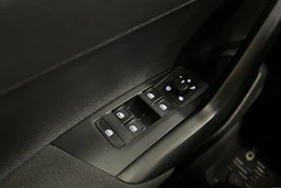punainen Volkswagen Taigo 2024 kuva 15.
