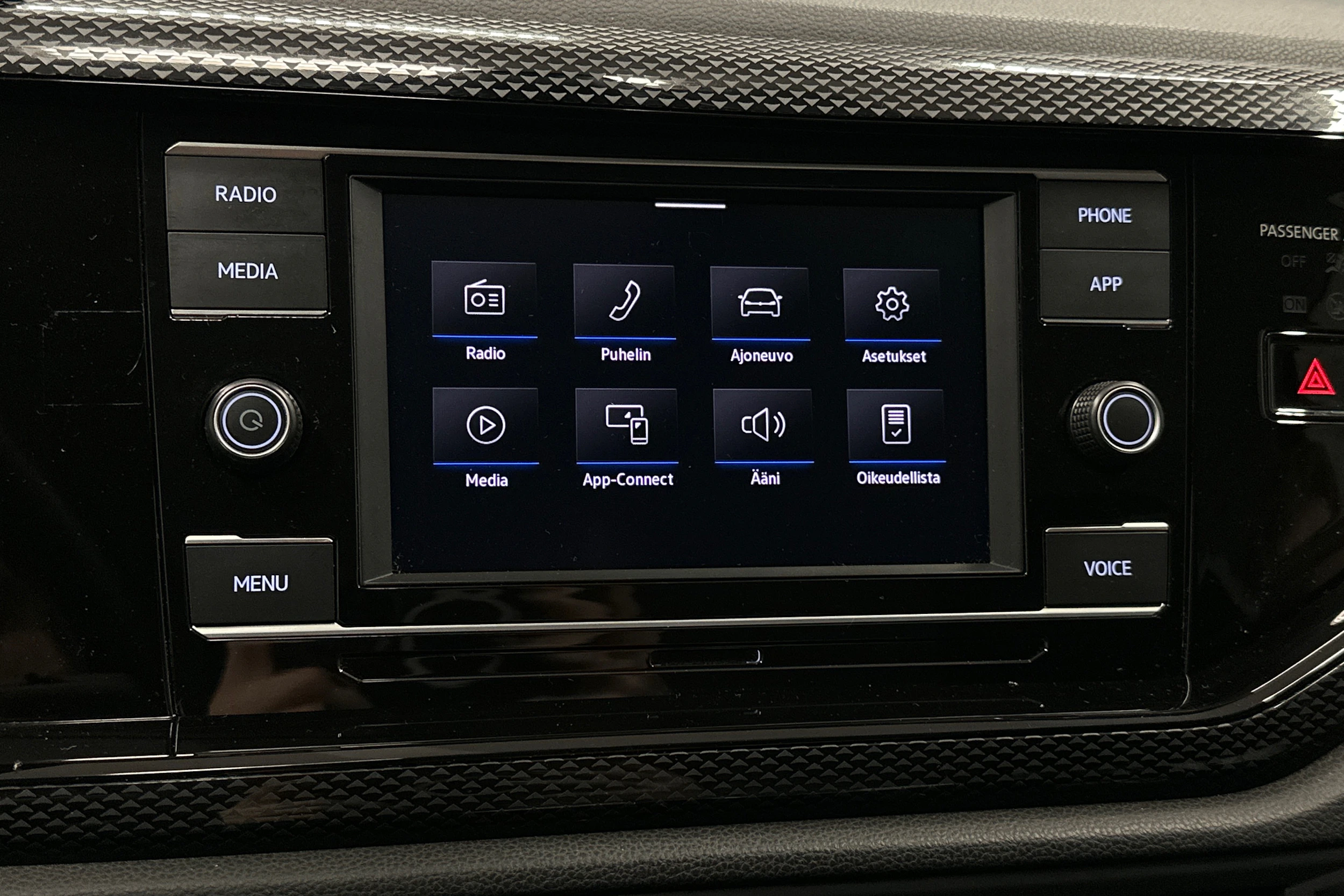 punainen Volkswagen Taigo 2024 kuva 16.