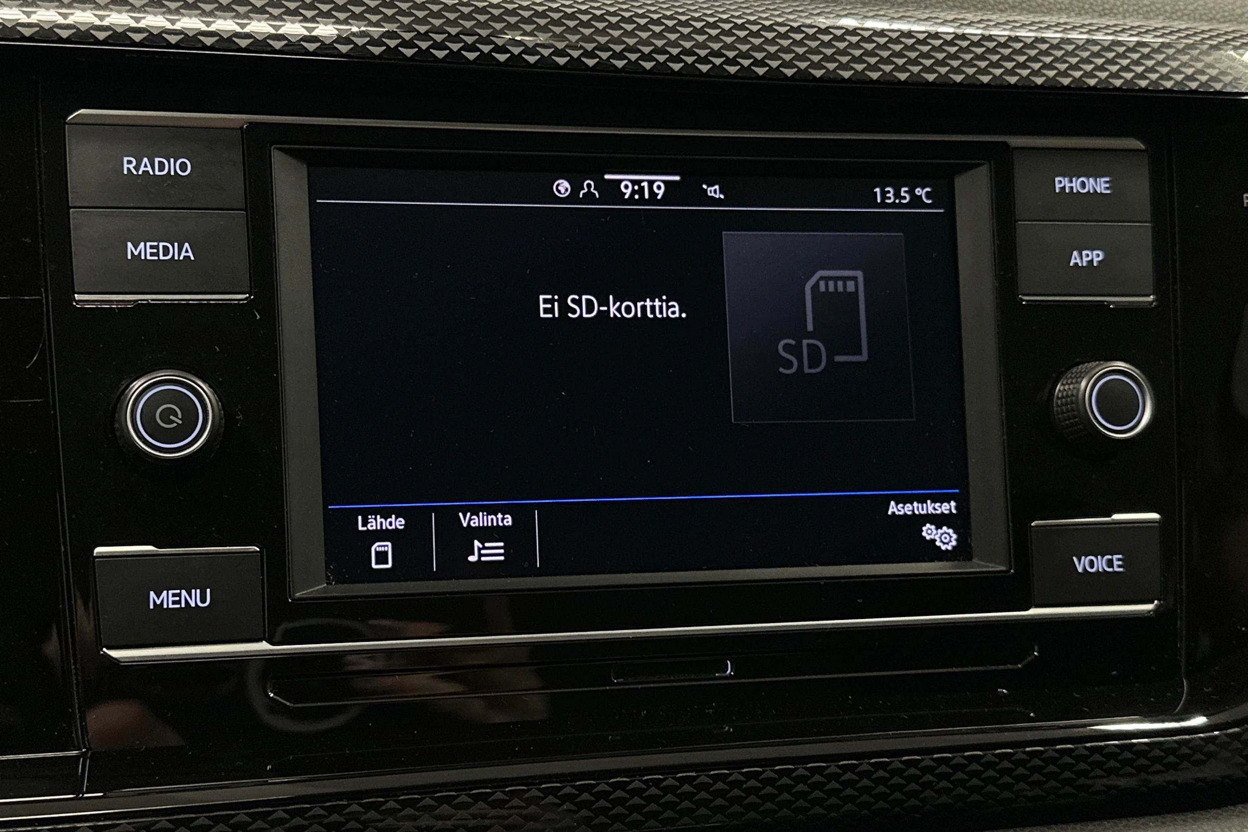 punainen Volkswagen Taigo 2024 kuva 18.