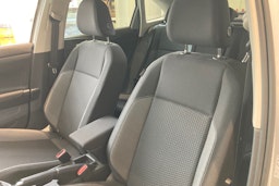 harmaa Volkswagen Taigo 2024 kuva 11.