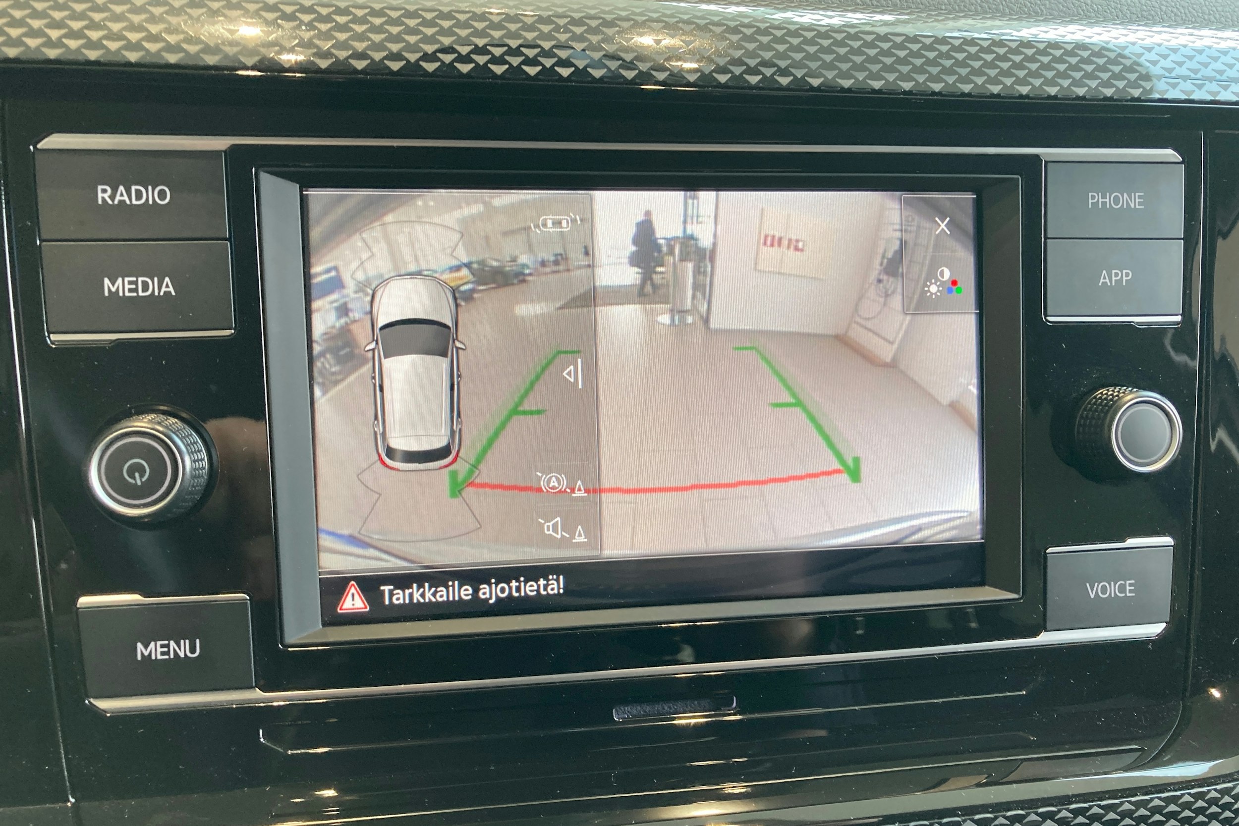 harmaa Volkswagen Taigo 2024 kuva 17.