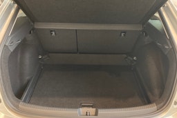 harmaa Volkswagen Taigo 2024 kuva 18.