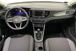 harmaa Volkswagen Taigo 2024 kuva 6.