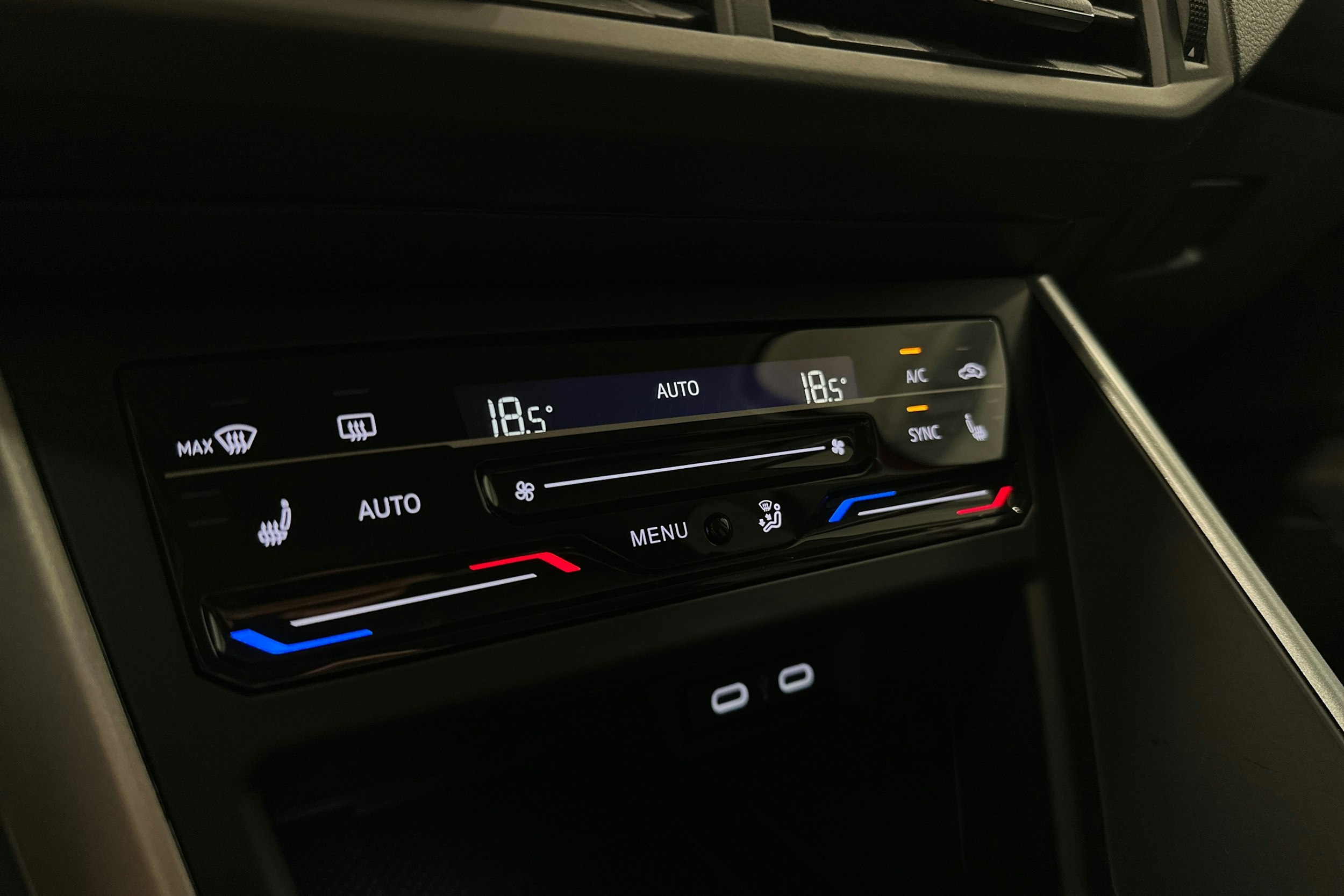 punainen Volkswagen Taigo 2025 kuva 24.