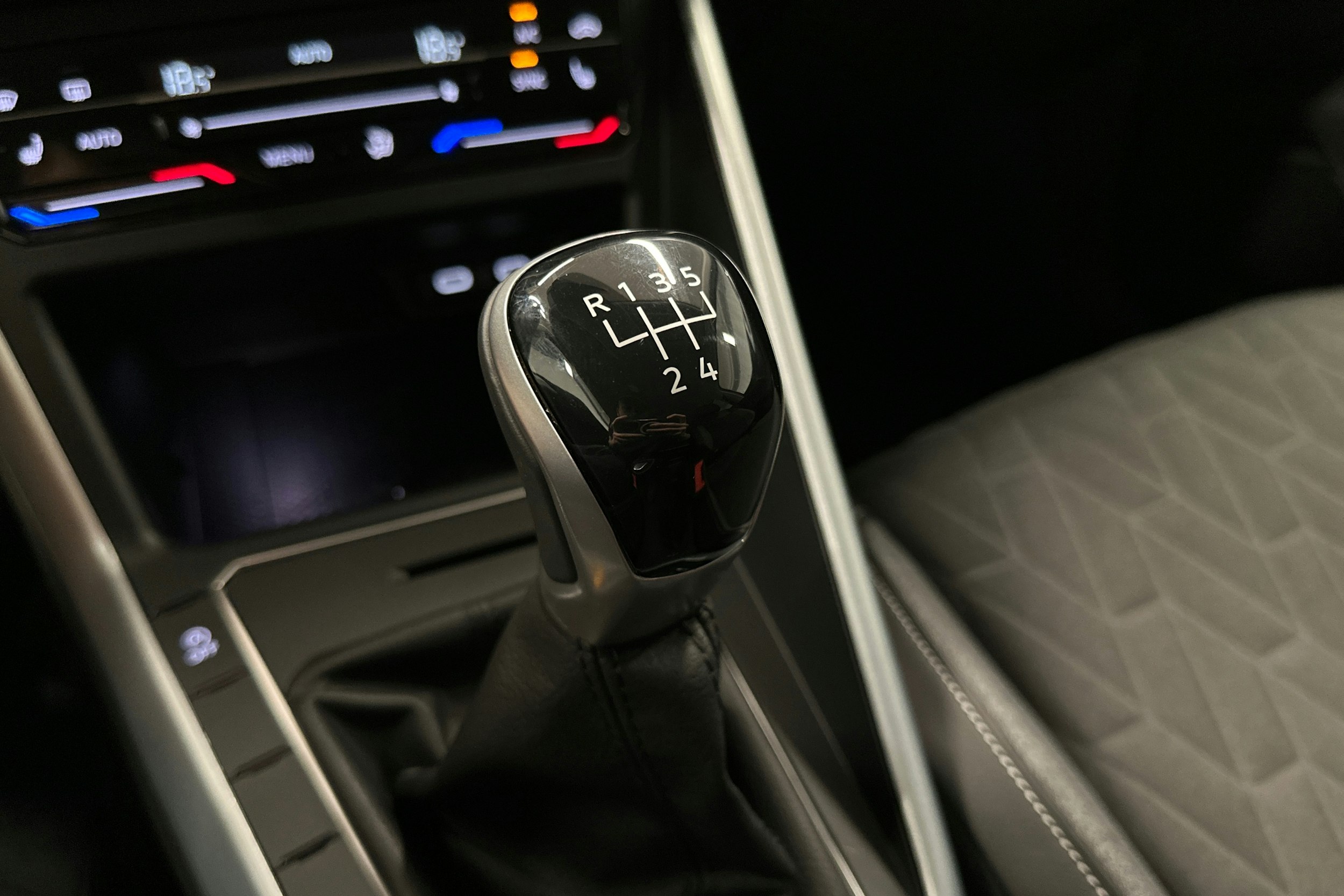punainen Volkswagen Taigo 2025 kuva 25.