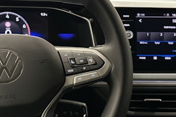 musta Volkswagen Taigo 2025 kuva 17.