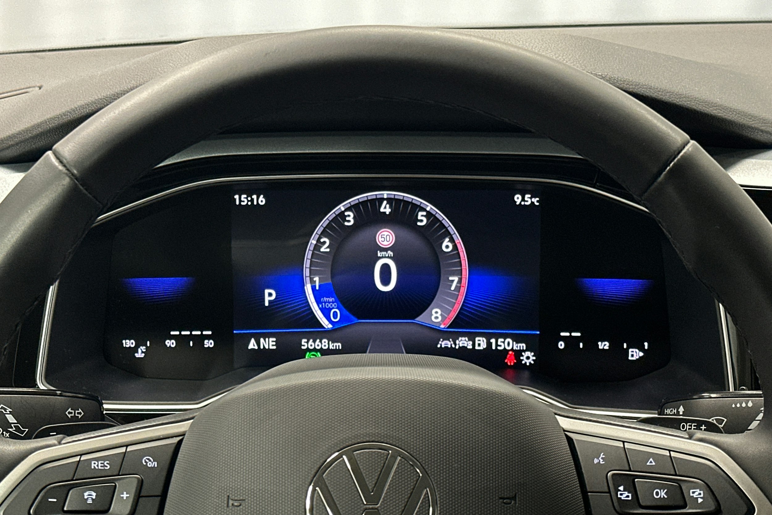 musta Volkswagen Taigo 2025 kuva 18.