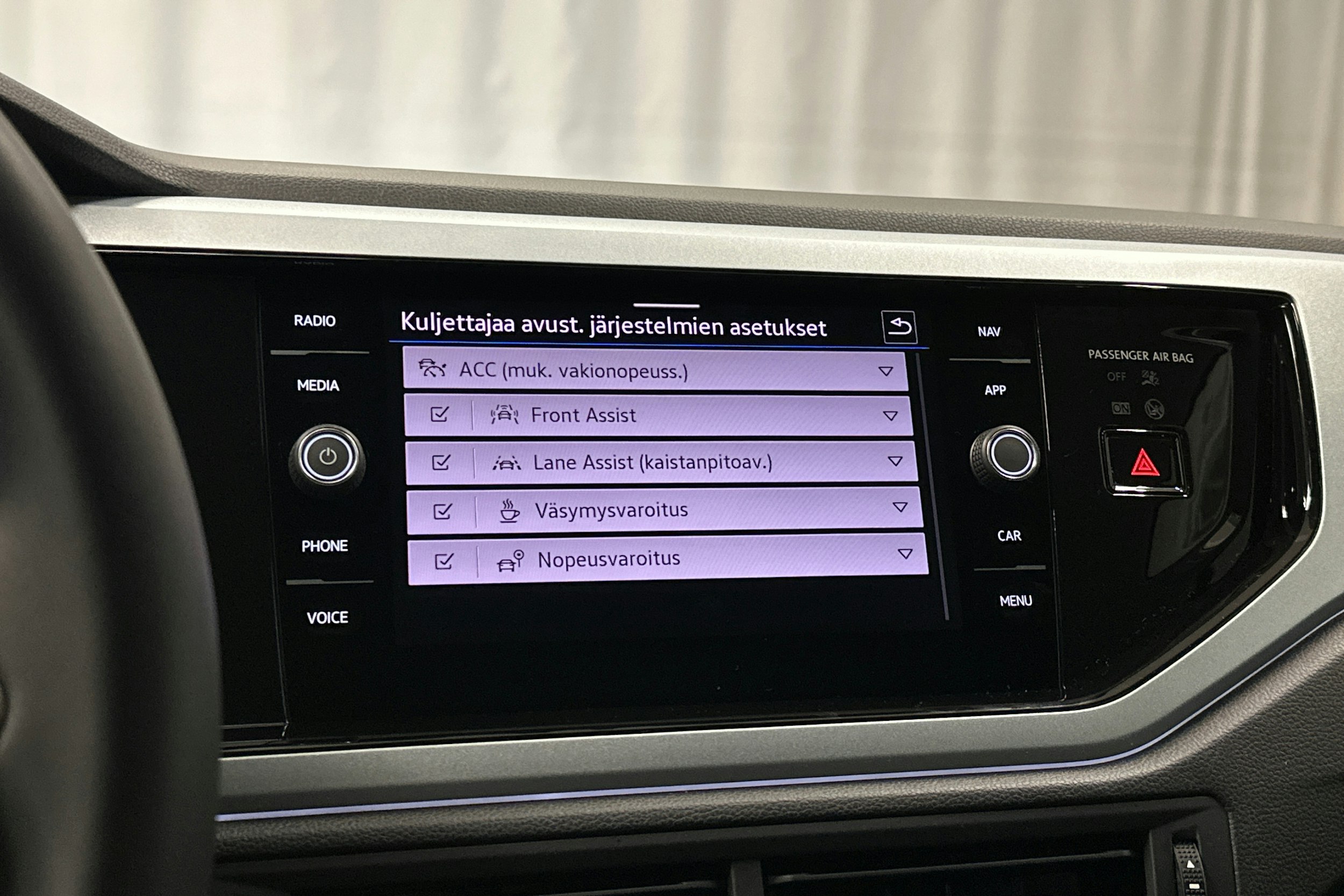 musta Volkswagen Taigo 2025 kuva 24.