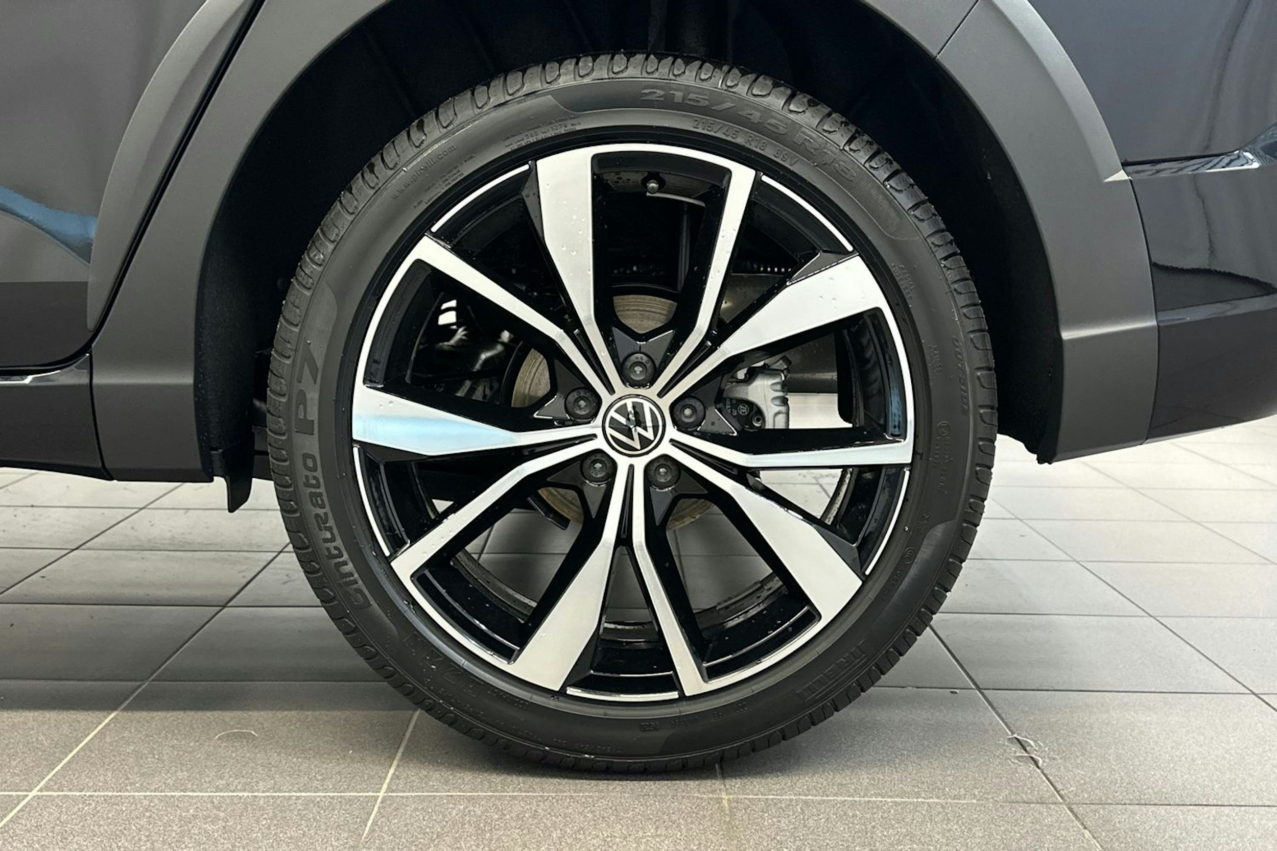 musta Volkswagen Taigo 2025 kuva 10.