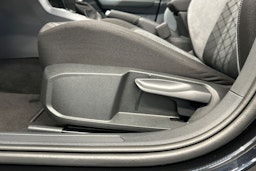 musta Volkswagen Taigo 2025 kuva 15.