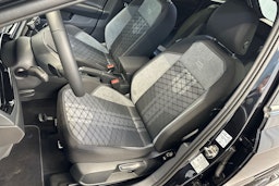 musta Volkswagen Taigo 2025 kuva 30.
