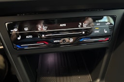 punainen Volkswagen Taigo 2025 kuva 15.