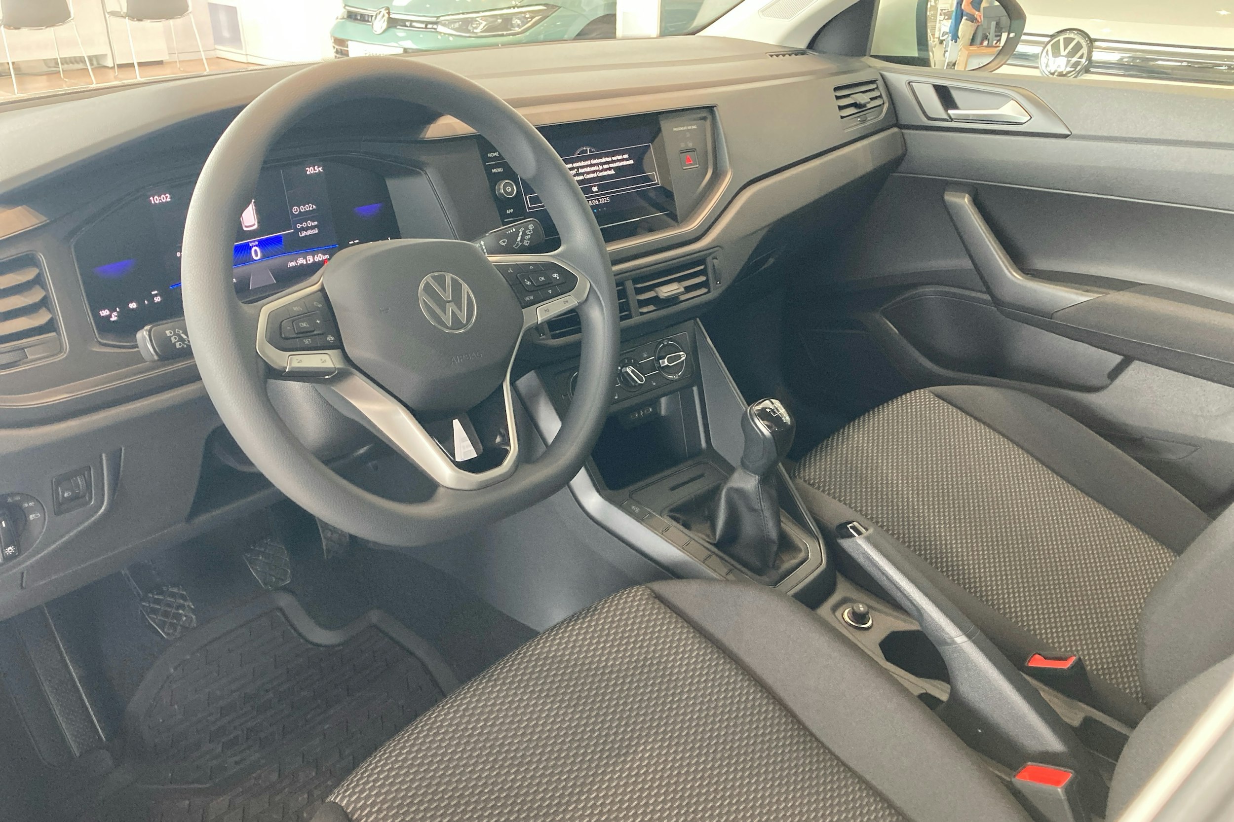 harmaa Volkswagen Taigo 2025 kuva 7.