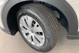 harmaa Volkswagen Taigo 2025 kuva 11.