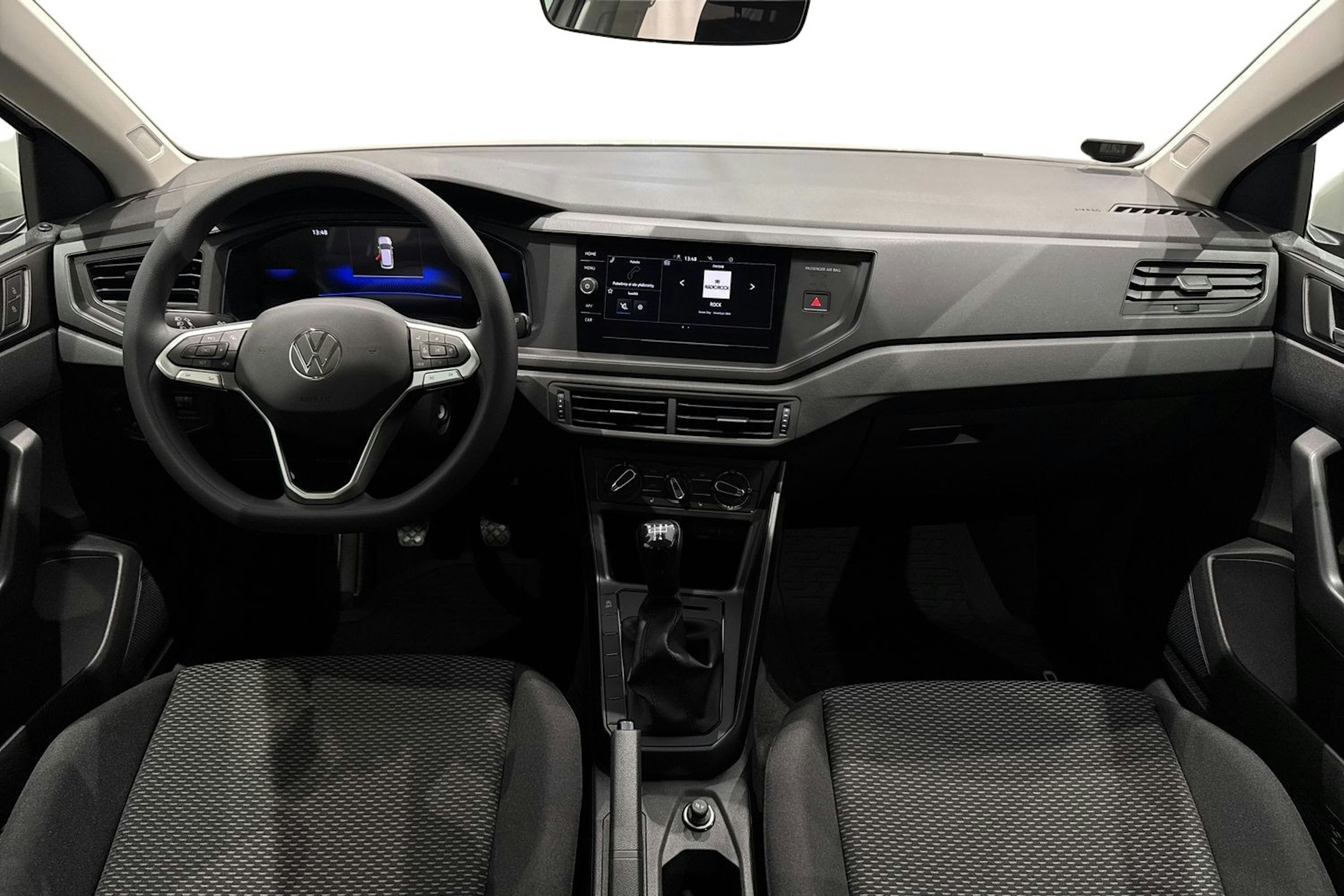 harmaa Volkswagen Taigo 2025 kuva 7.