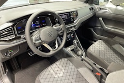 harmaa Volkswagen Taigo 2025 kuva 6.