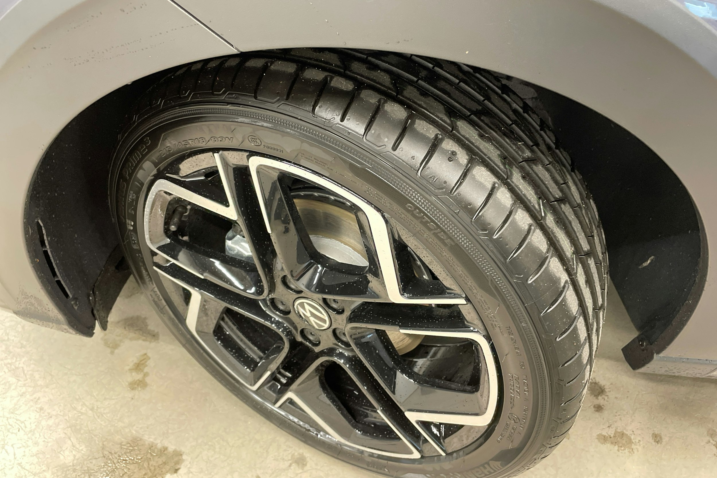 harmaa Volkswagen Taigo 2025 kuva 10.