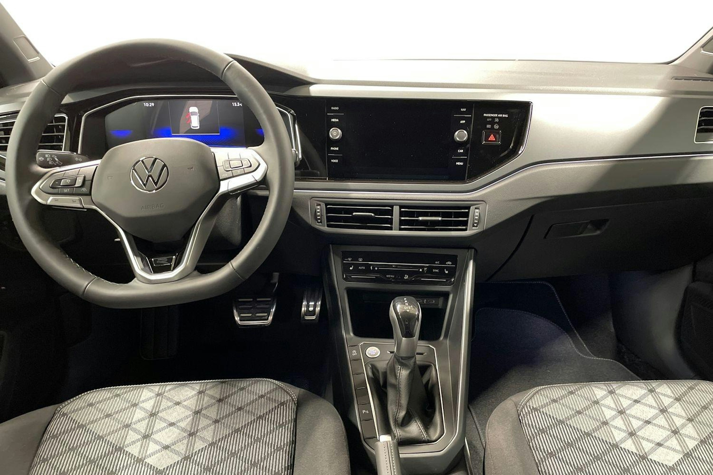 musta Volkswagen Taigo 2025 kuva 7.