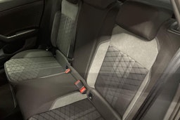 musta Volkswagen Taigo 2025 kuva 8.