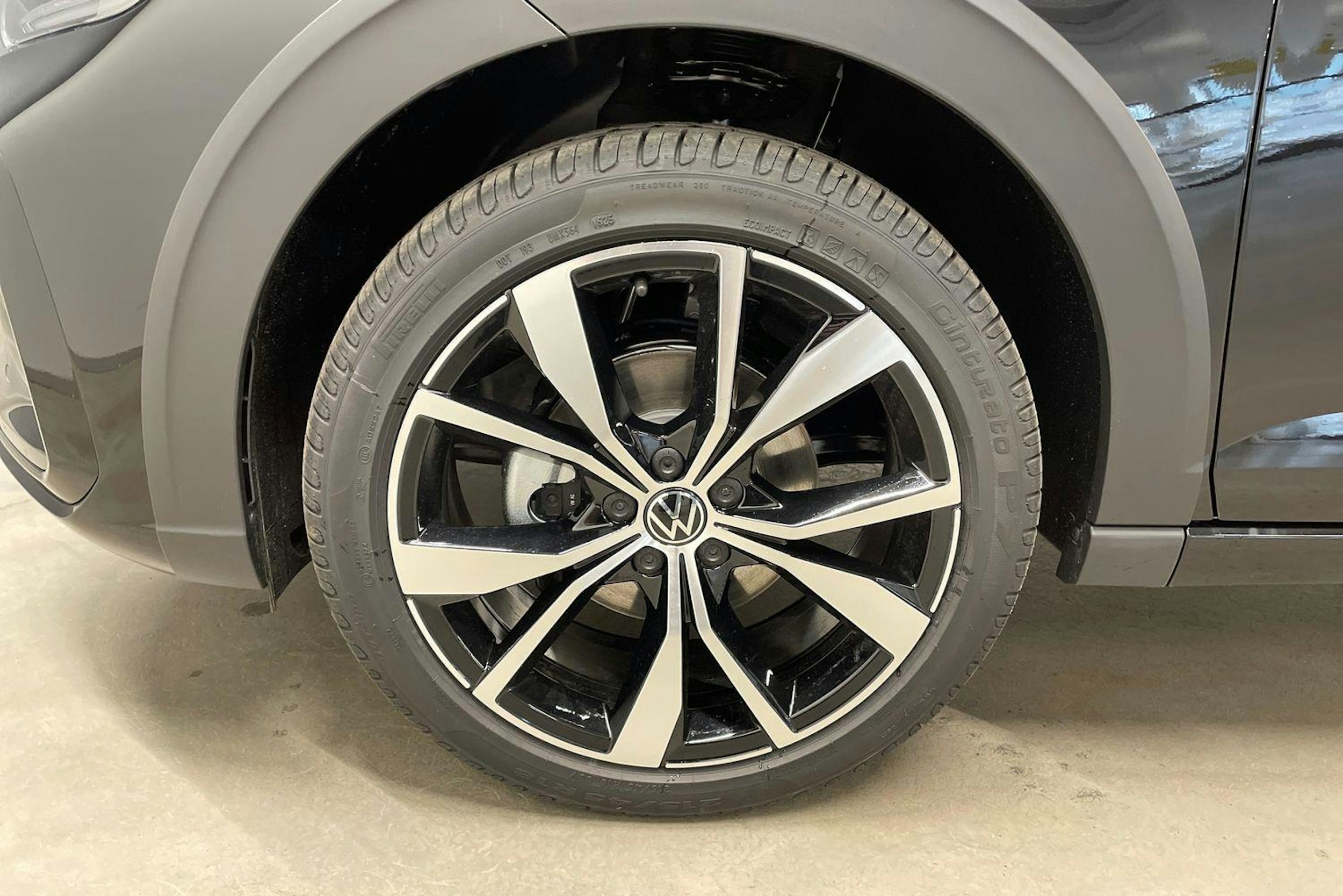 musta Volkswagen Taigo 2025 kuva 10.