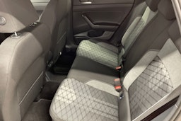punainen Volkswagen Taigo 2025 kuva 8.