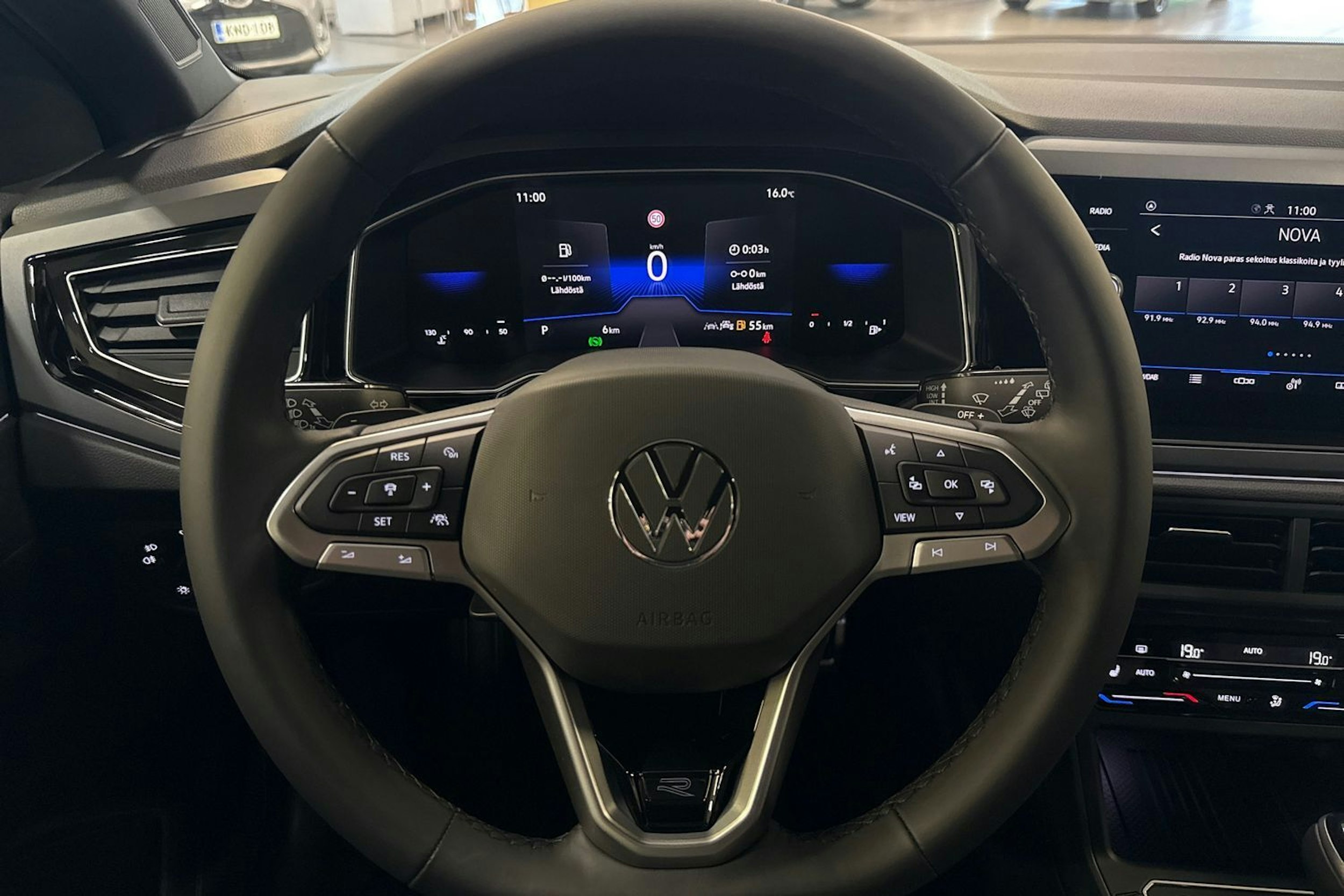 met. musta Volkswagen Taigo 2025 kuva 6.