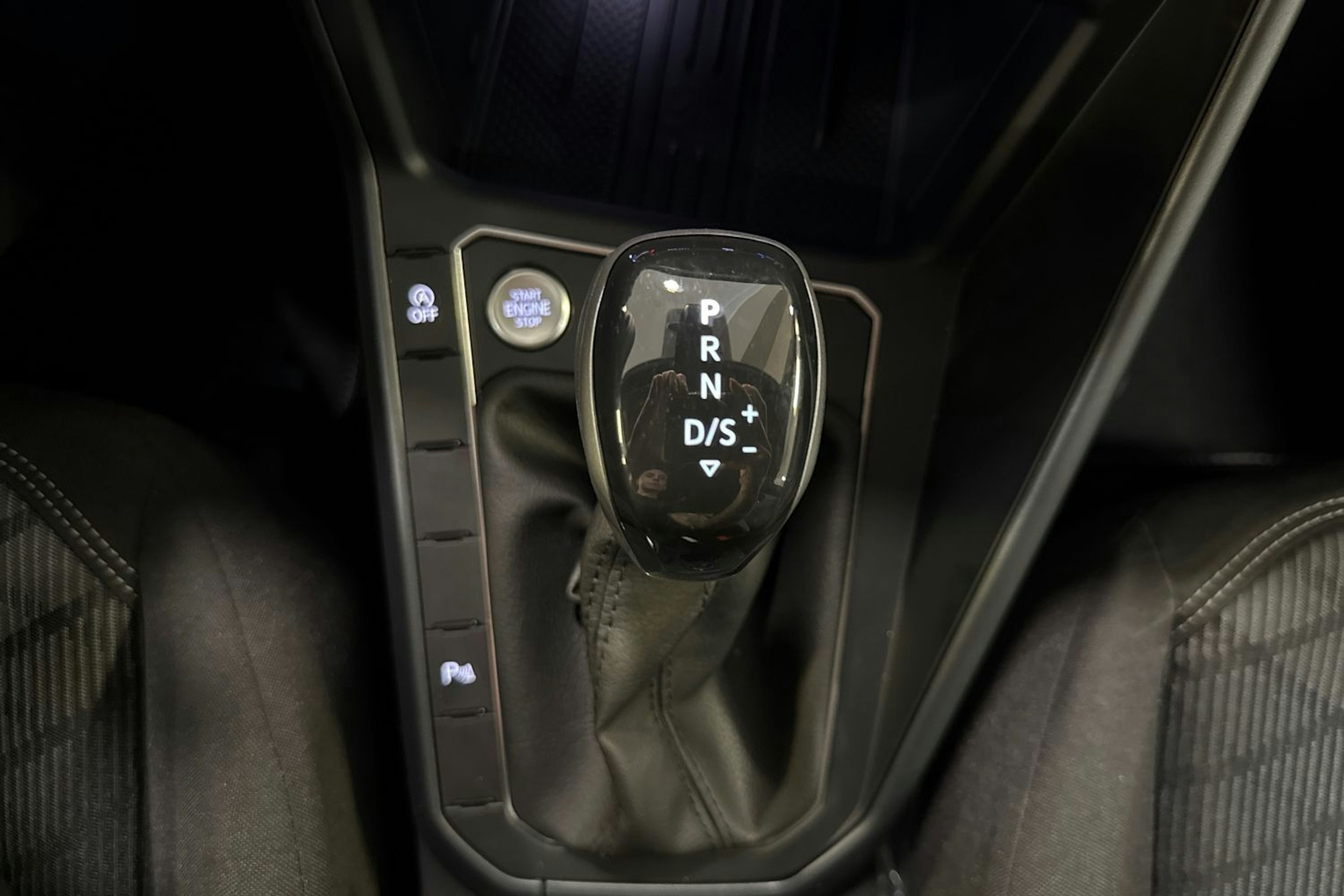 met. musta Volkswagen Taigo 2025 kuva 15.
