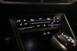 met. musta Volkswagen Taigo 2025 kuva 16.