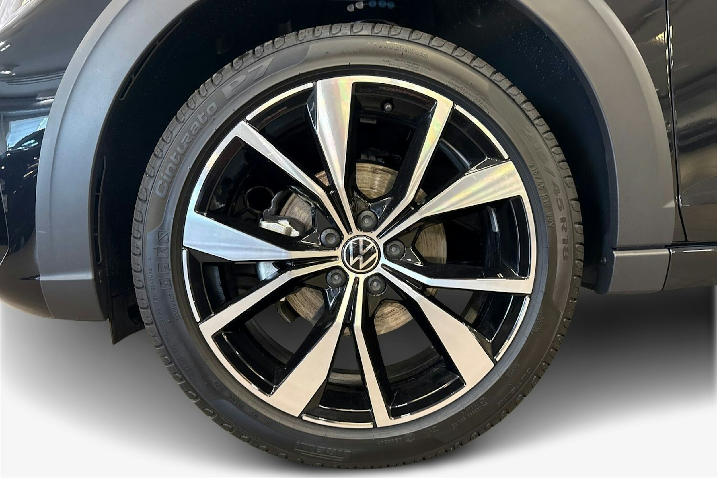 met. musta Volkswagen Taigo 2025 kuva 28.