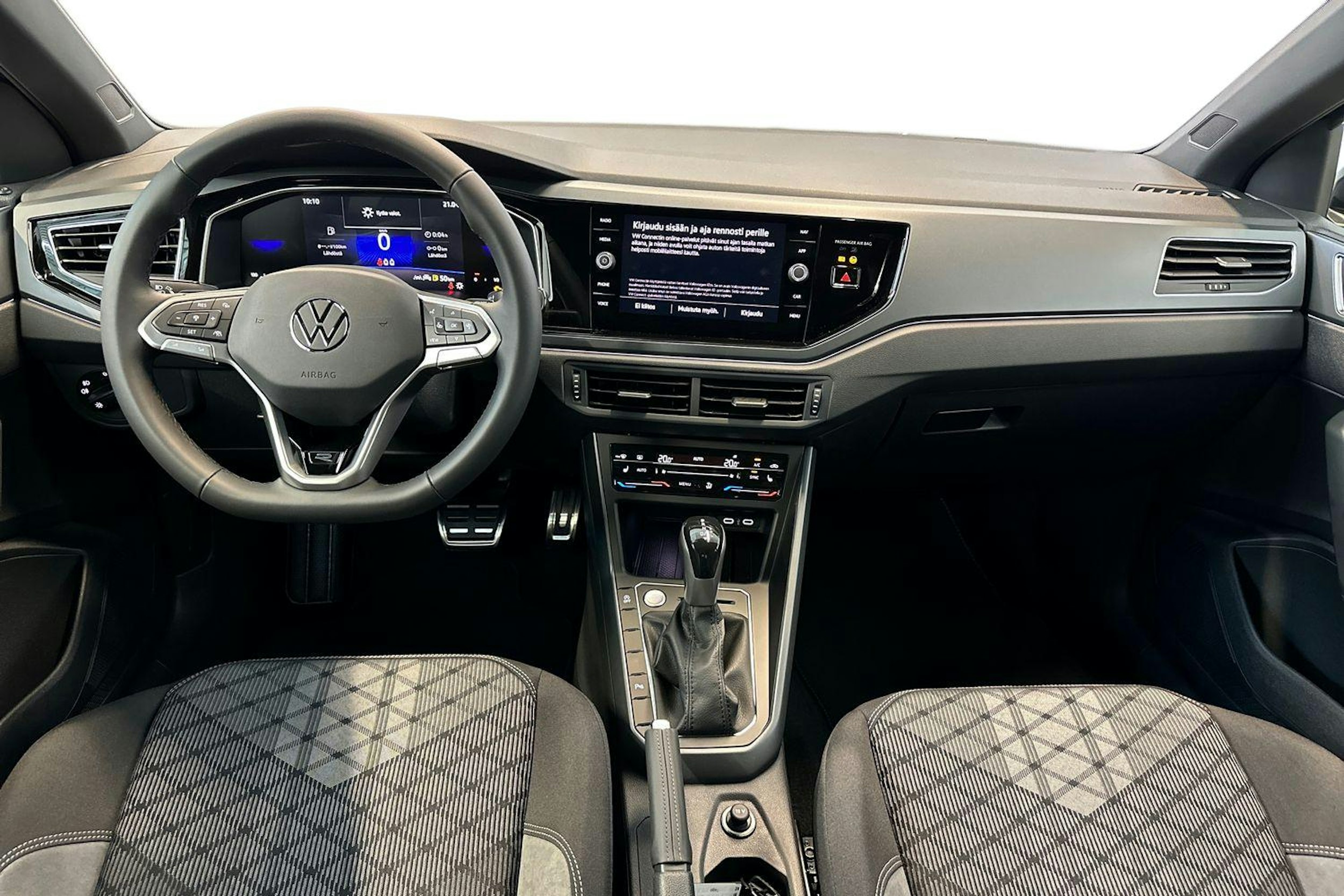 Musta Volkswagen Taigo 2025 kuva 7.