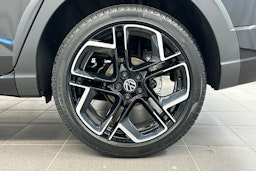 Musta Volkswagen Taigo 2025 kuva 10.