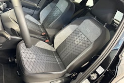 Musta Volkswagen Taigo 2025 kuva 30.