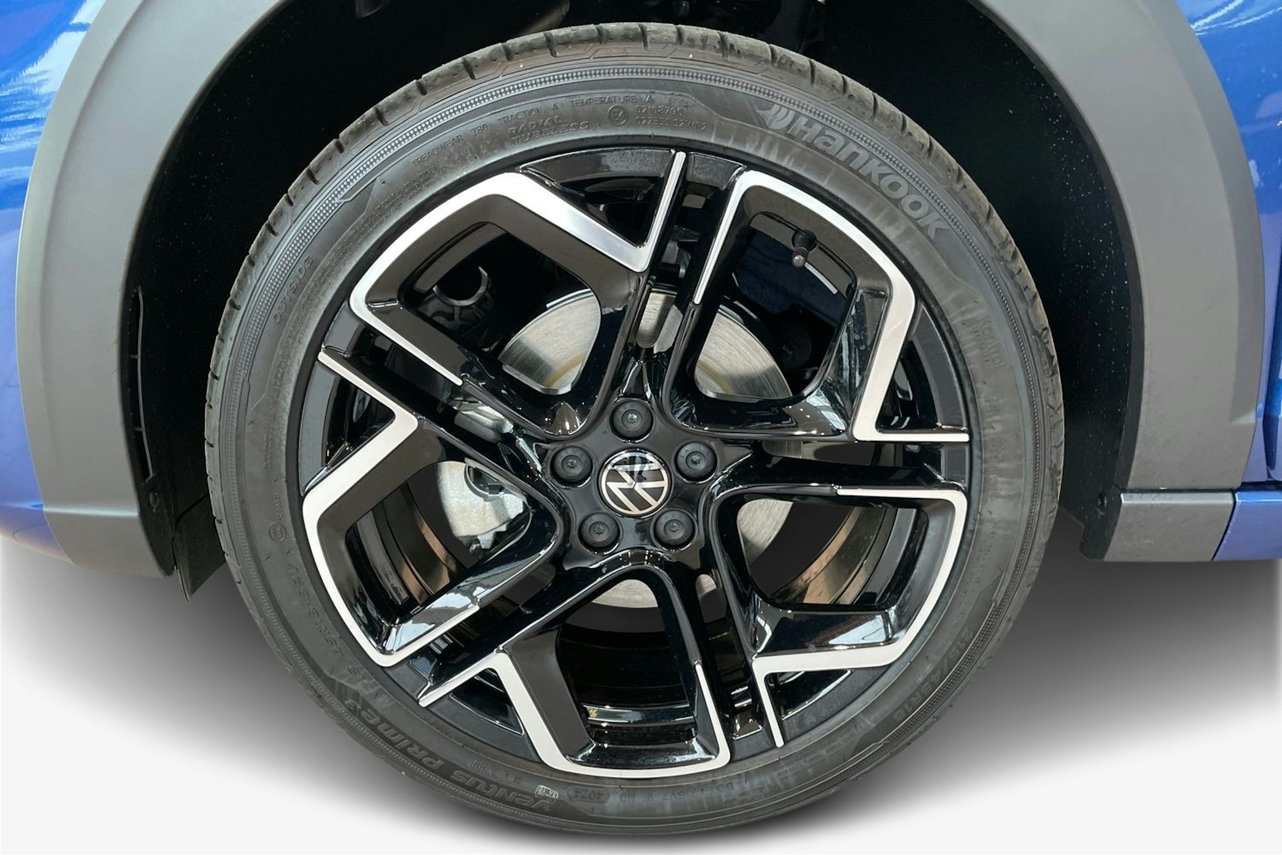 sininen Volkswagen Taigo 2025 kuva 9.