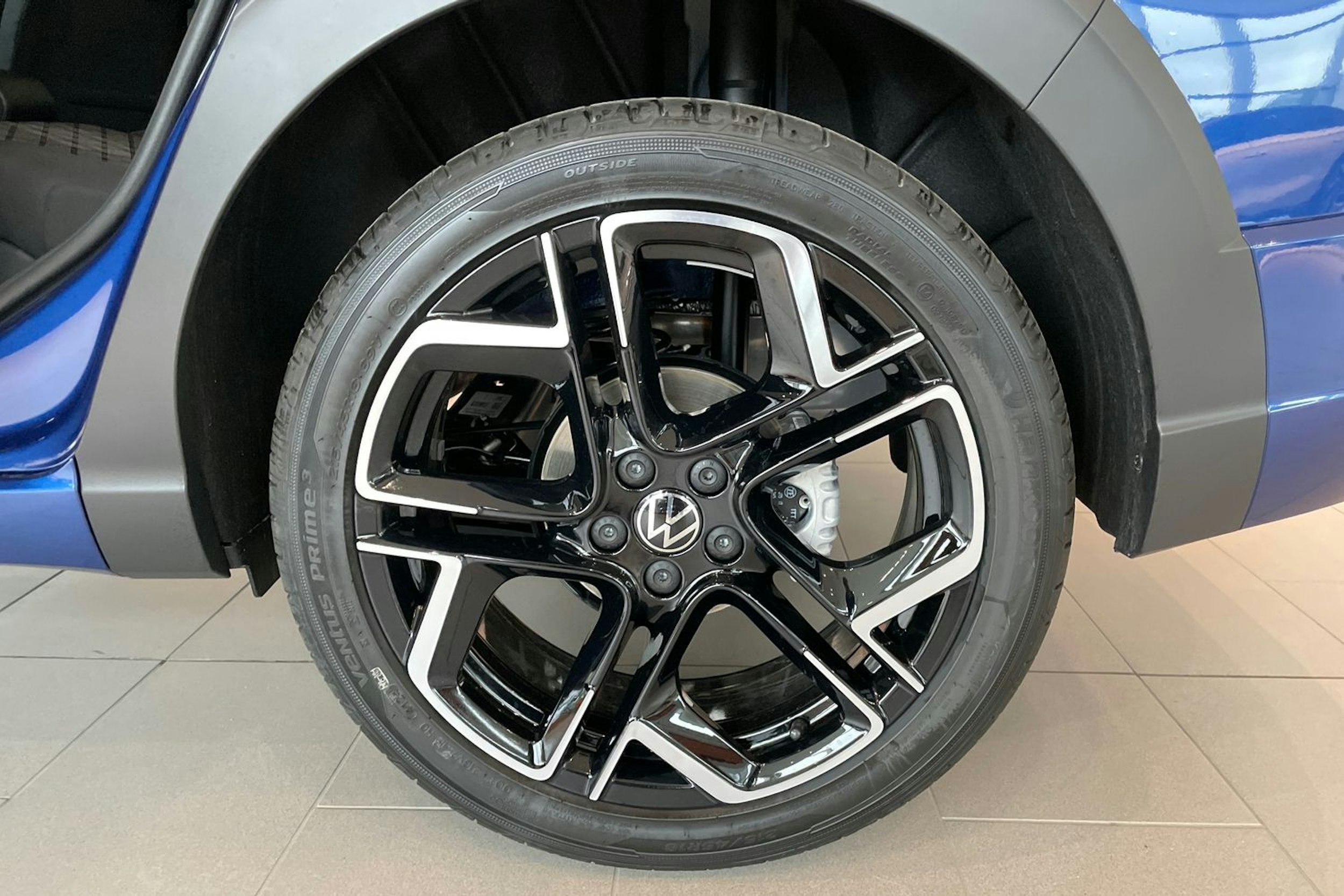 sininen Volkswagen Taigo 2025 kuva 10.