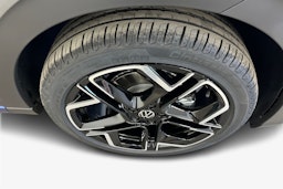 sininen Volkswagen Taigo 2025 kuva 9.