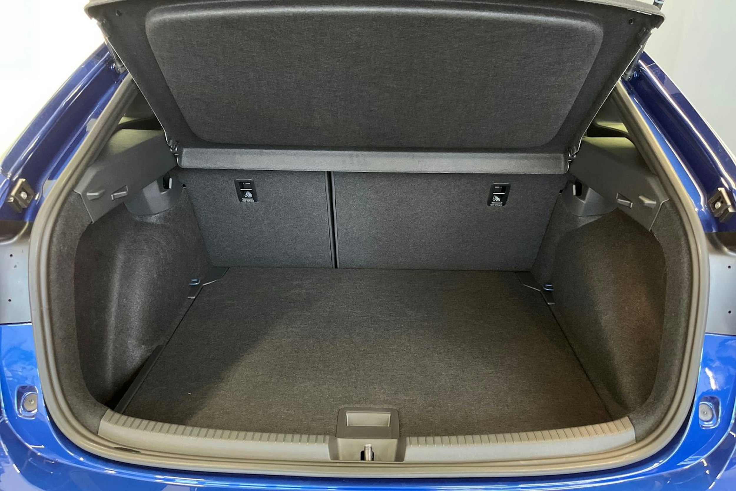 sininen Volkswagen Taigo 2025 kuva 11.