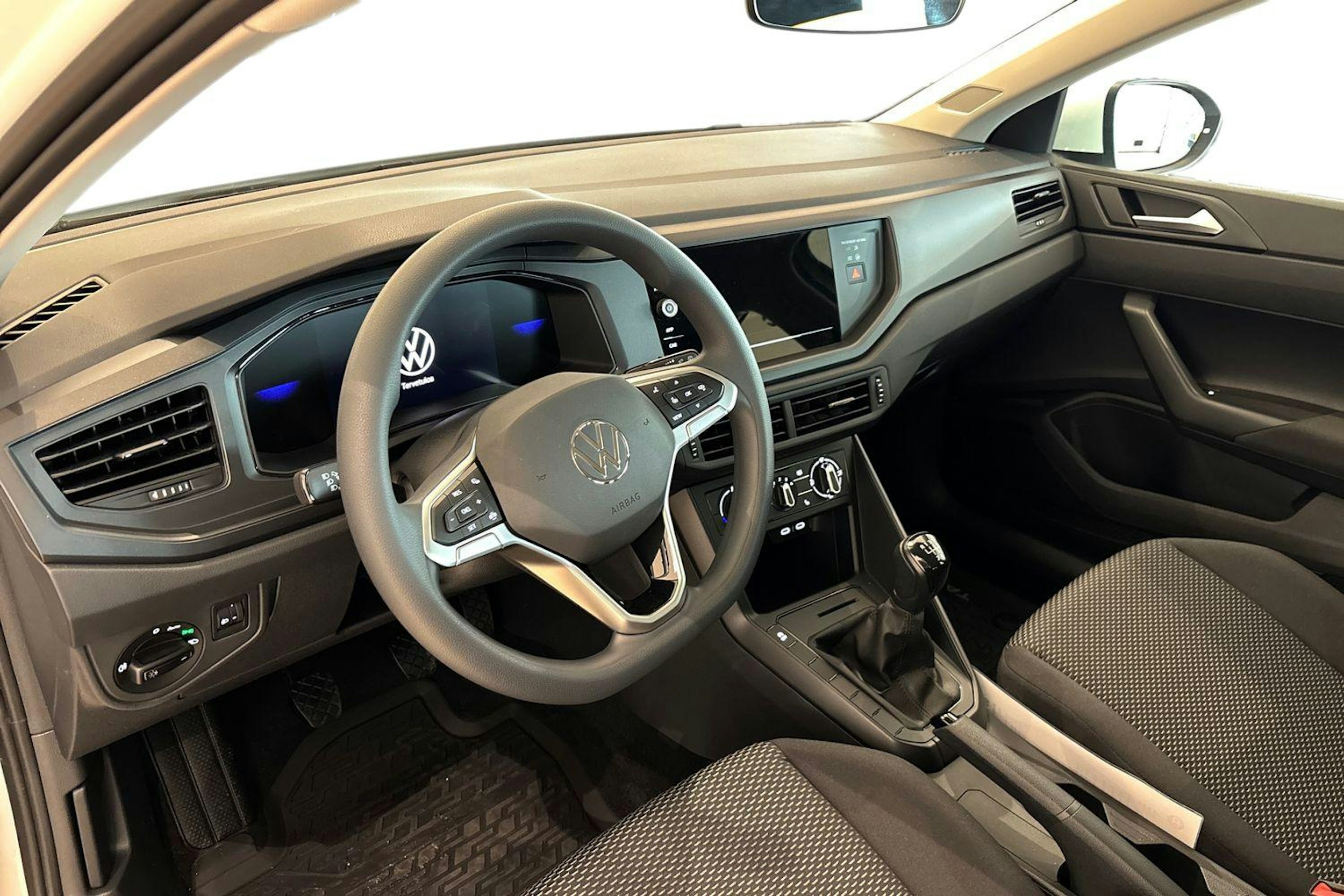 valkoinen Volkswagen Taigo 2025 kuva 6.
