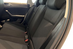 valkoinen Volkswagen Taigo 2025 kuva 8.