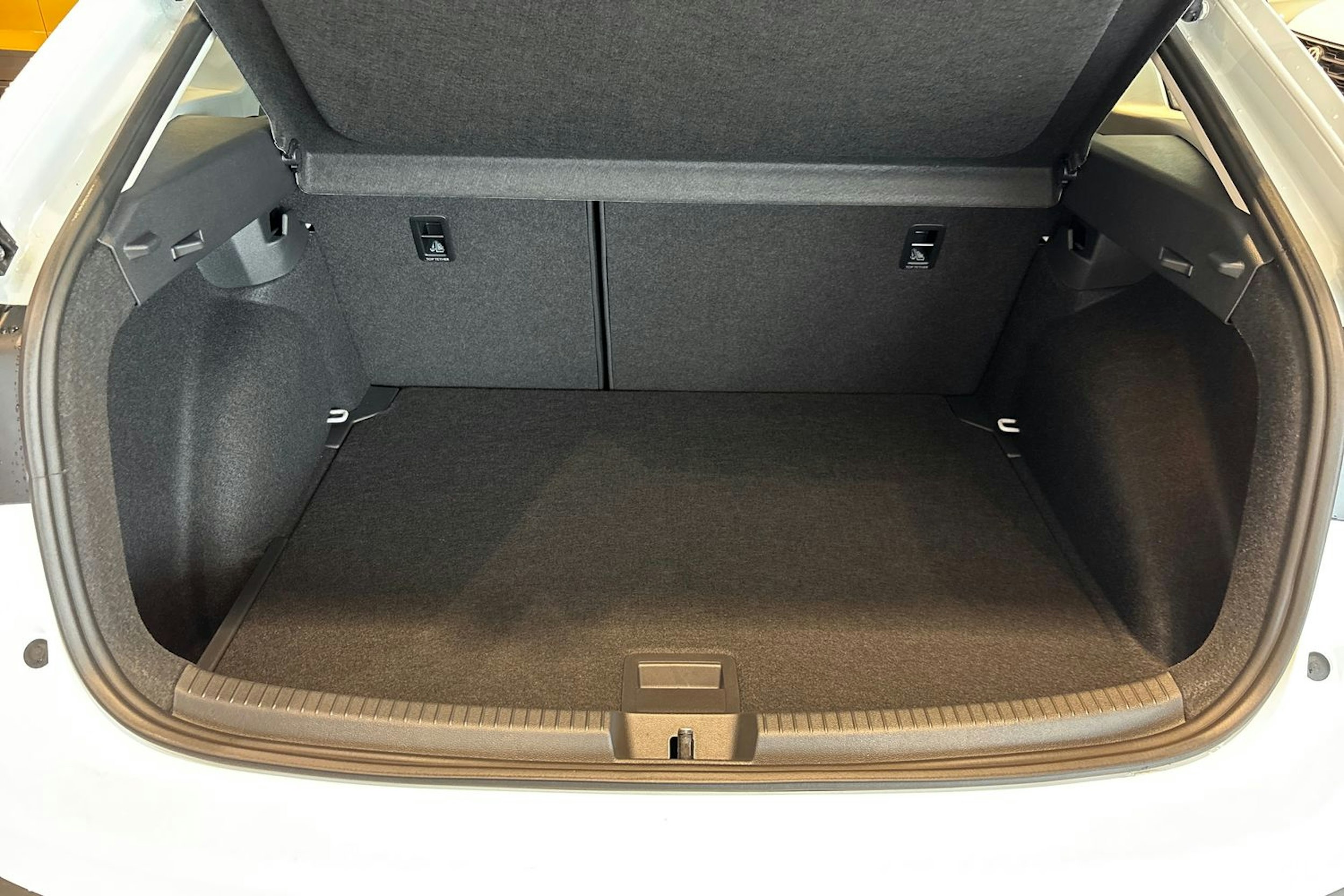 valkoinen Volkswagen Taigo 2025 kuva 10.
