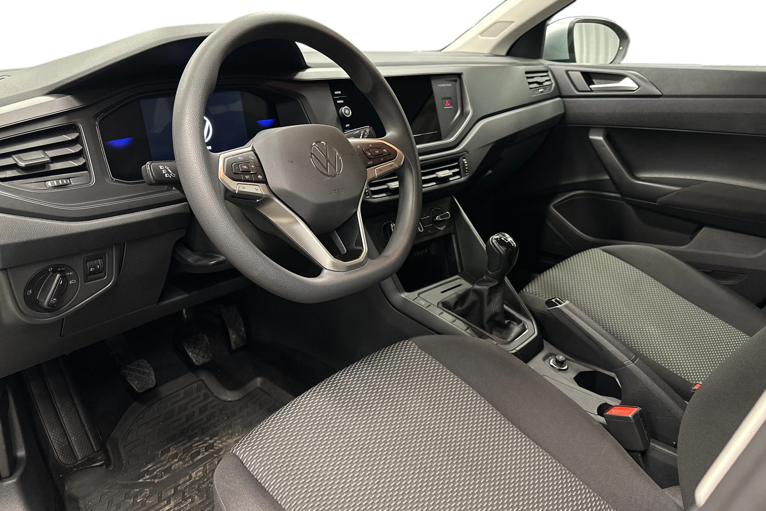 harmaa Volkswagen Taigo 2025 kuva 6.