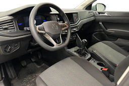 harmaa Volkswagen Taigo 2025 kuva 6.