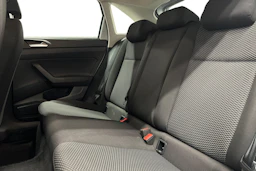 harmaa Volkswagen Taigo 2025 kuva 8.