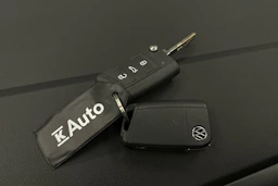 harmaa Volkswagen Taigo 2025 kuva 30.