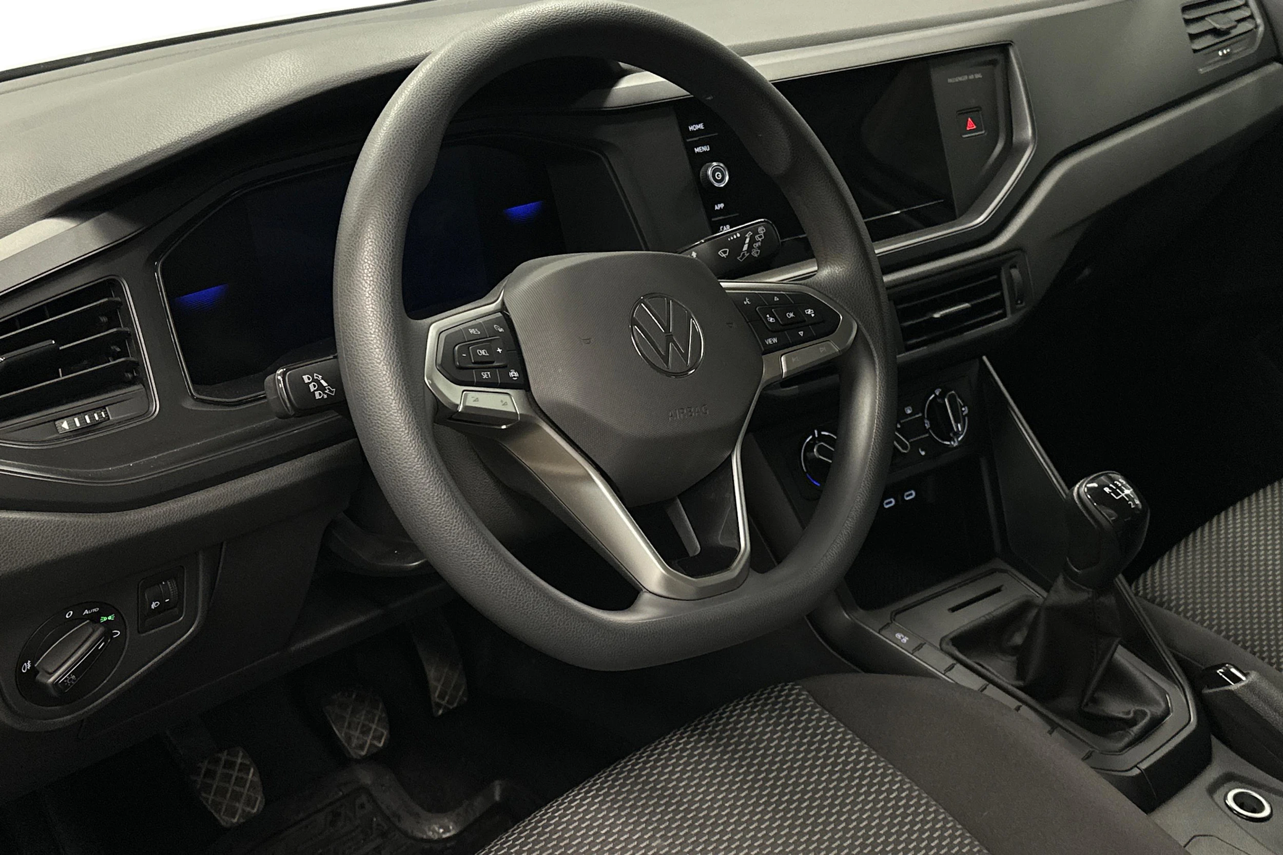 harmaa Volkswagen Taigo 2025 kuva 6.