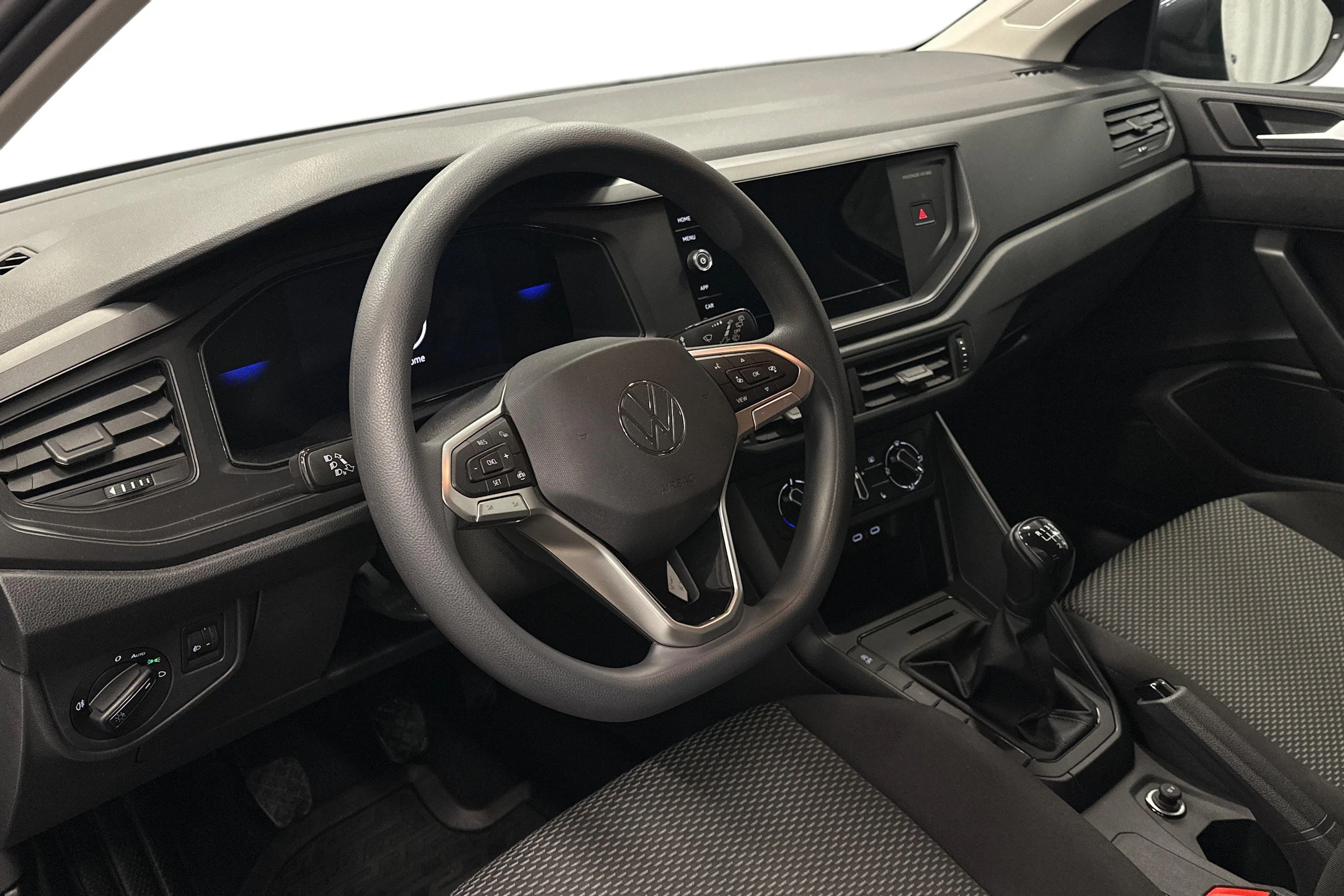 harmaa Volkswagen Taigo 2025 kuva 6.