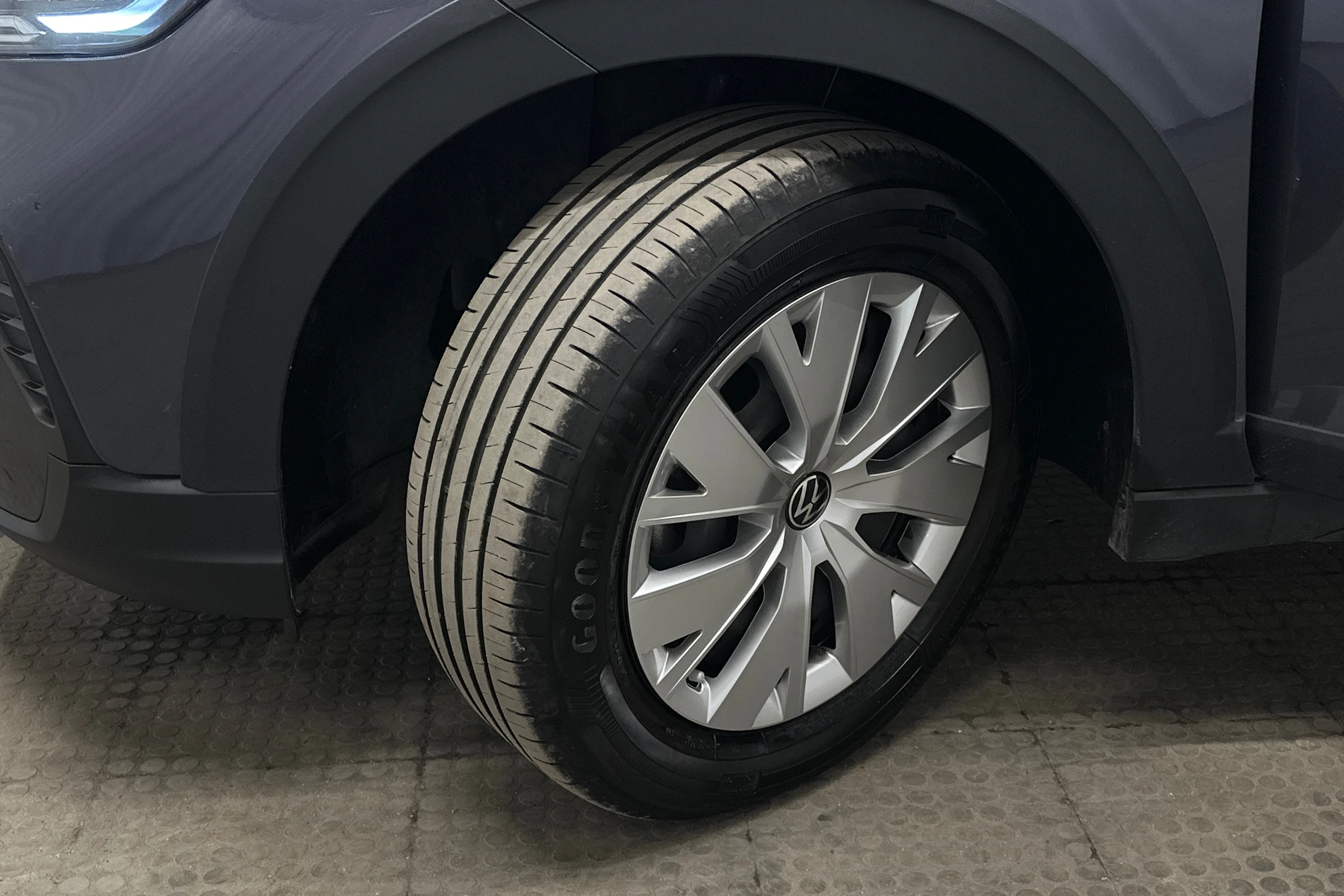 harmaa Volkswagen Taigo 2025 kuva 10.