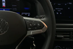 harmaa Volkswagen Taigo 2025 kuva 12.