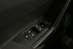 harmaa Volkswagen Taigo 2025 kuva 14.