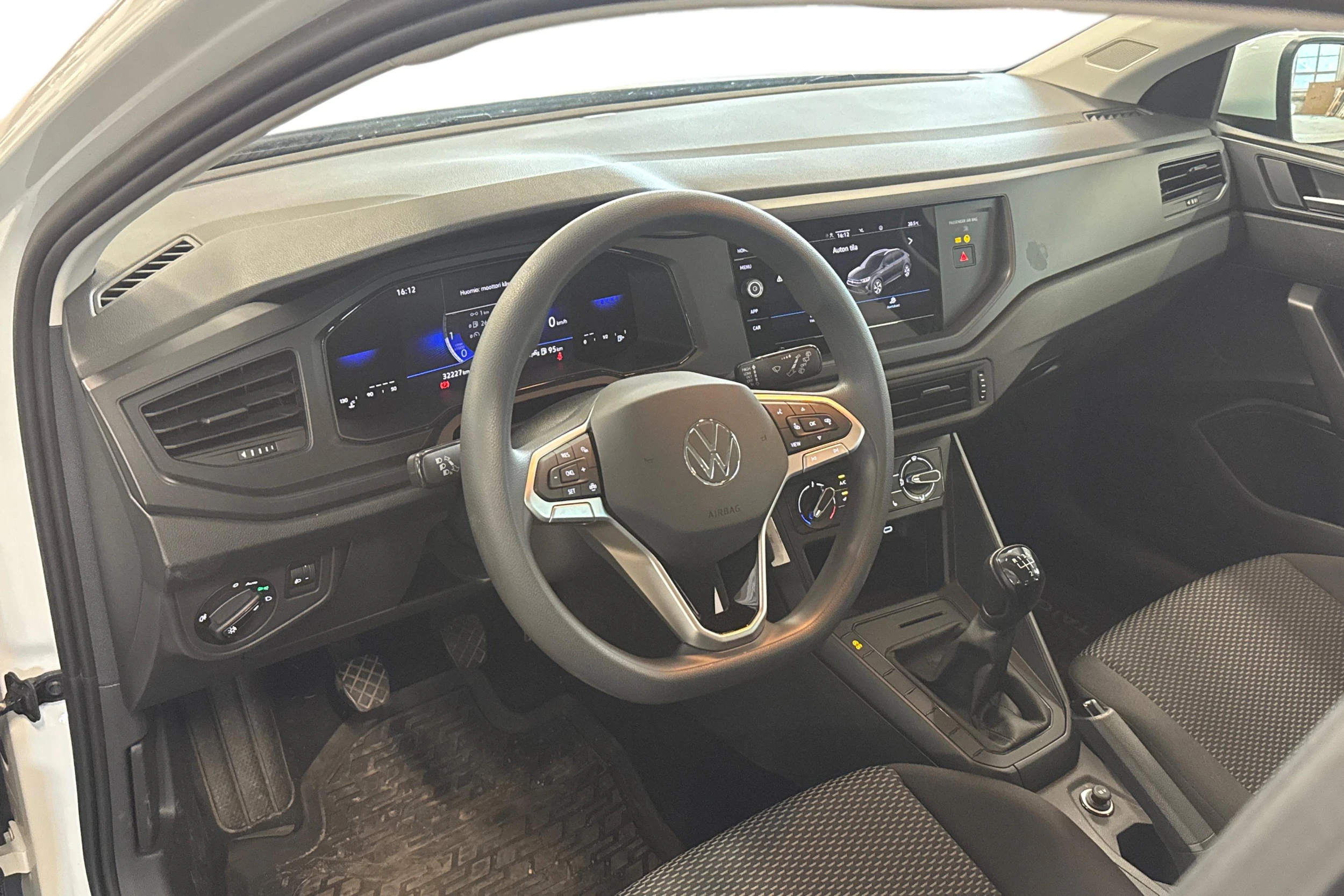 valkoinen Volkswagen Taigo 2025 kuva 3.
